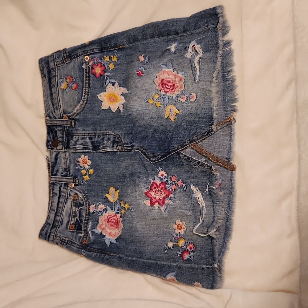 Floral embroidered denim skirt